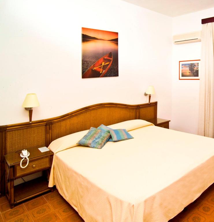 Двухместный (Двухместный номер с 1 кроватью или 2 отдельными кроватями, вид на горы) отеля Park Hotel Silemi, Летоянни