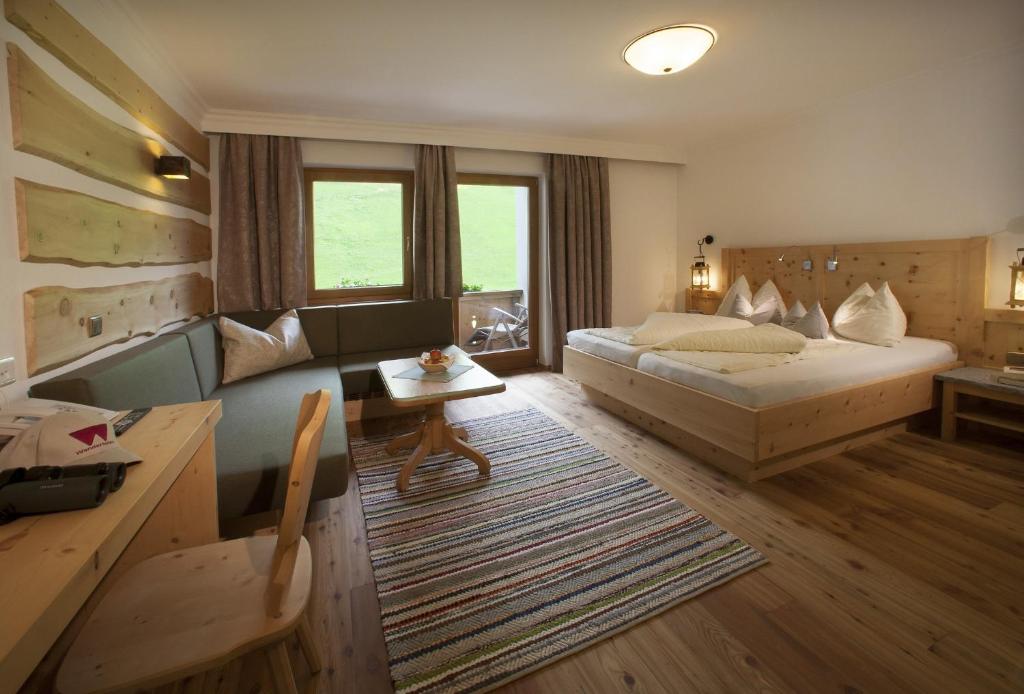 Одноместный (Номер с видом на горы для одноместного размещения) отеля Natur- & Wanderhotel Tuxertal, Тукс
