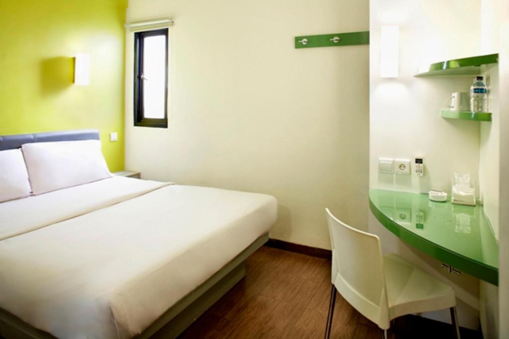 Двухместный (Элегантный номер с кроватью размера «queen-size») отеля Amaris Hotel Panglima Polim 1, Джакарта