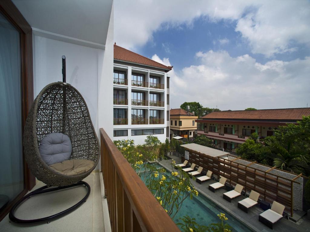 Сьюит (Полулюкс с балконом), Grand Zuri Kuta Bali