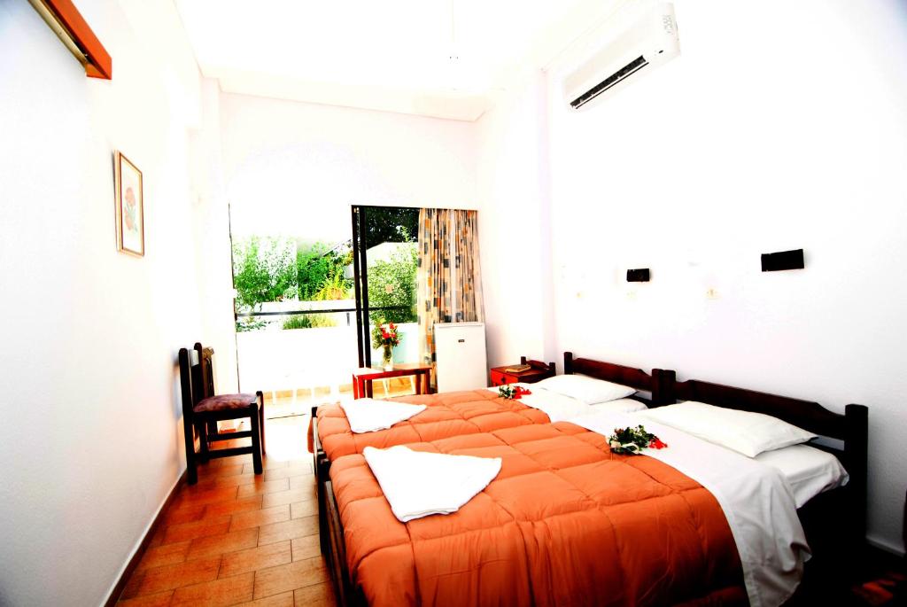 Двухместный (Двухместный номер с 2 отдельными кроватями и балконом) апарт-отеля Aegeon Hotel - Adults Only, Кос