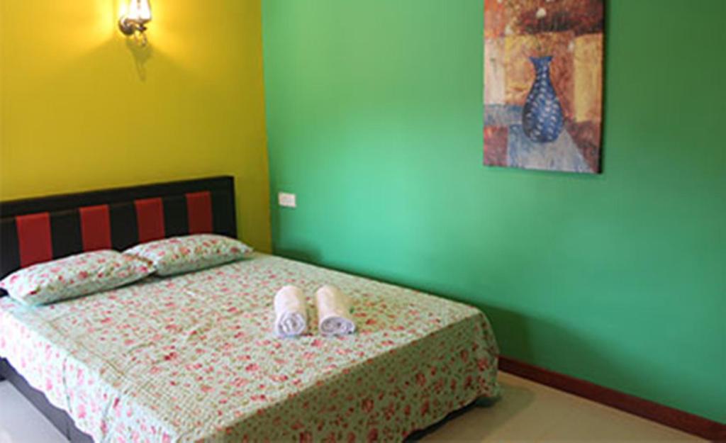 Двухместный (Улучшенный двухместный номер с 1 кроватью) курортного отеля Green Village Langkawi Resort, Лангкави