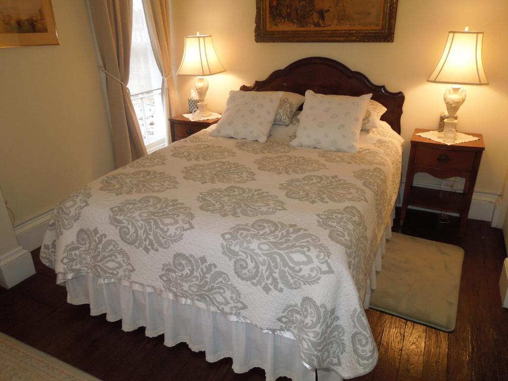 Двухместный (Номер с кроватью размера «queen-size») отеля Victorian Bed & Breakfast of Staten Island, Нью-Йорк