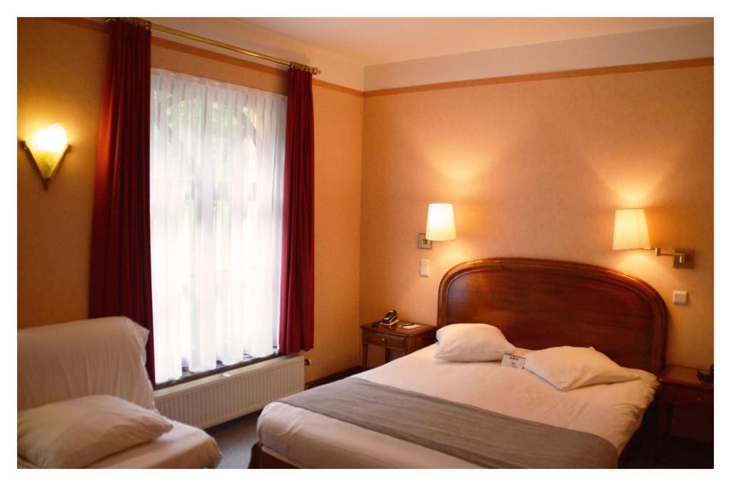 Двухместный (Двухместный номер «Комфорт» с 1 кроватью) отеля Hotel La Porte de France, Бульон