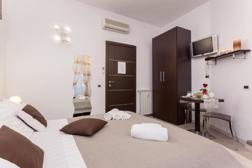 Двухместный (Двухместный номер с 1 кроватью и собственной ванной комнатой) отеля Relais 155 Guest House, Рим