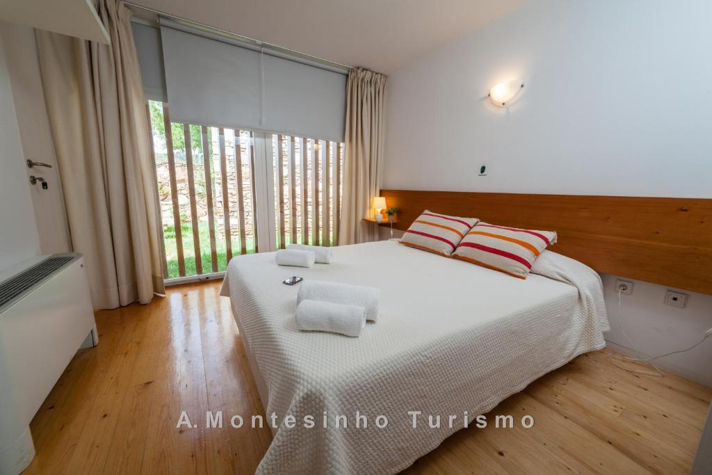 Двухместный (Стандартный двухместный номер с 2 отдельными кроватями и видом на горы) отеля A. Montesinho Turismo, Браганса