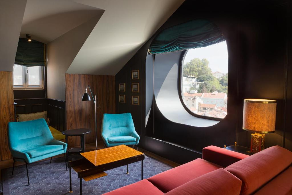 Сьюит (Улучшенный люкс) отеля Valverde Hotel, Лиссабон