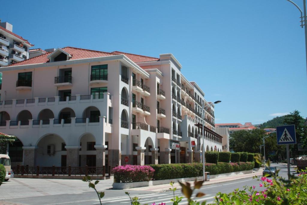 Отель Bao Hong Hotel Sanya (Annex Building), Санья