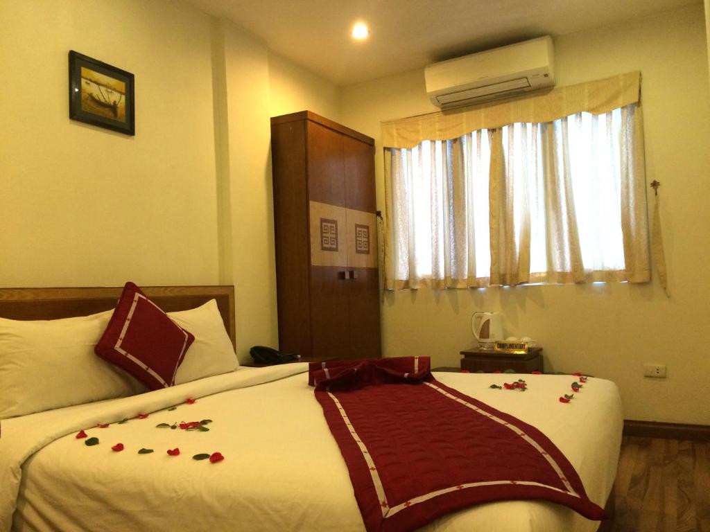 Двухместный (Двухместный номер Делюкс с 1 кроватью) гостевого дома Hanoi Charming Hotel, Ханой