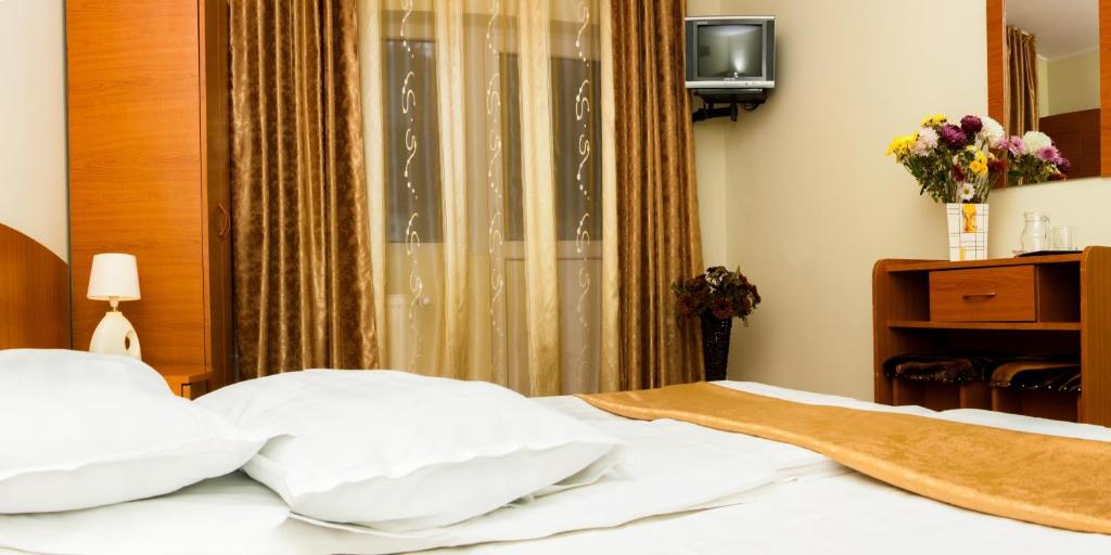 Двухместный (Двухместный номер с 2 отдельными кроватями и балконом) отеля Hotel Riviera, Синая