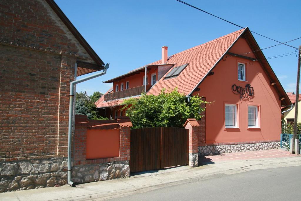 Гостевой дом Ottó Panzió Villány, Виллань