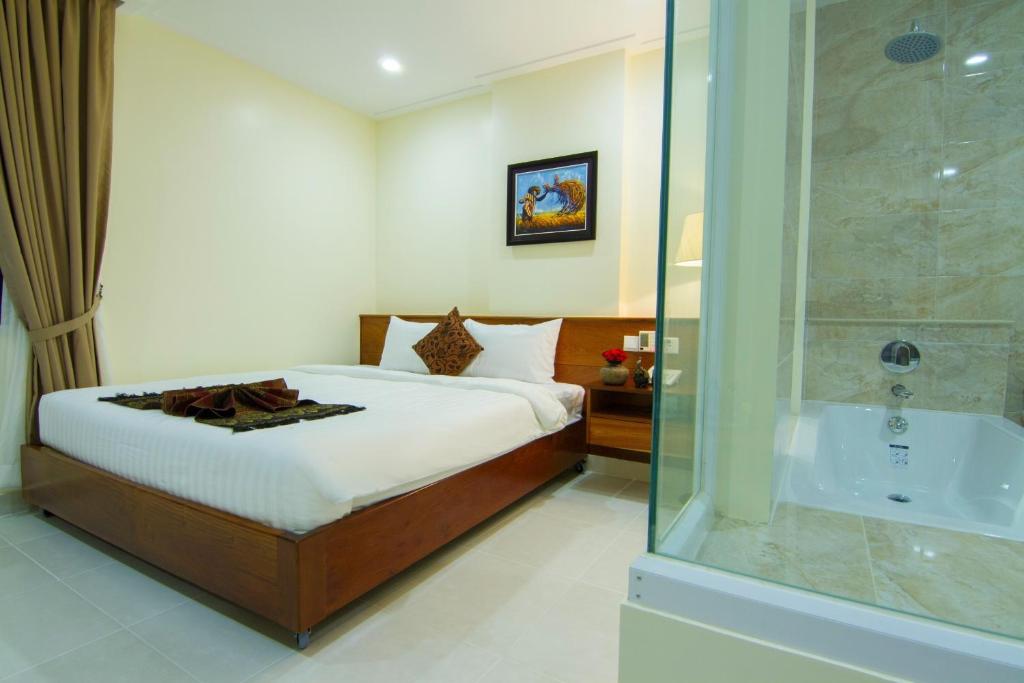 Двухместный (Двухместный номер Делюкс с 1 кроватью) отеля Rose Emerald Hotel, Пномпень