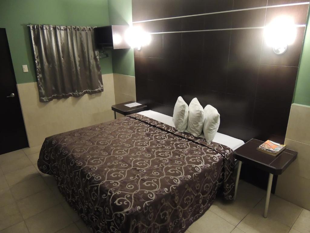 Двухместный (Номер Делюкс с кроватью размера «king-size») отеля Hotel Metropolitano Tampico, Тампико