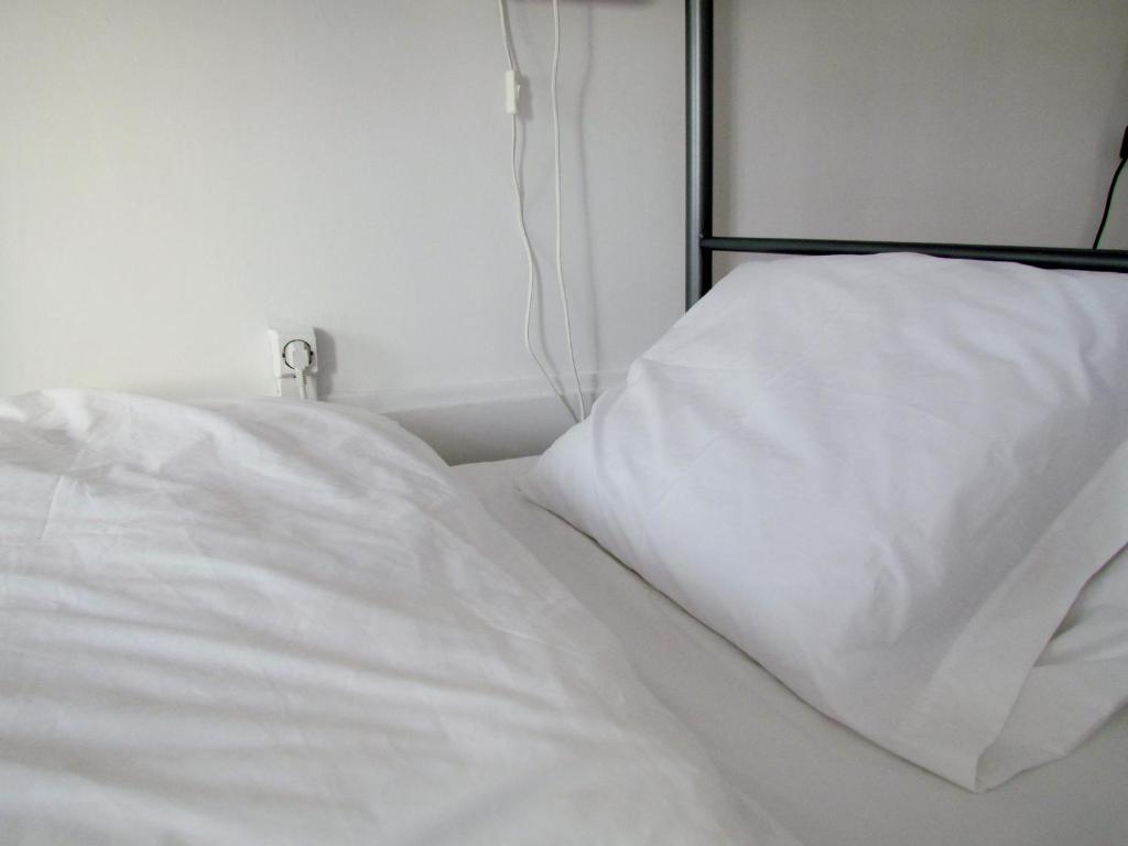 Номер (Кровать в общем 8-местном номере для мужчин и женщин) хостела Hostel Alegria, Порту