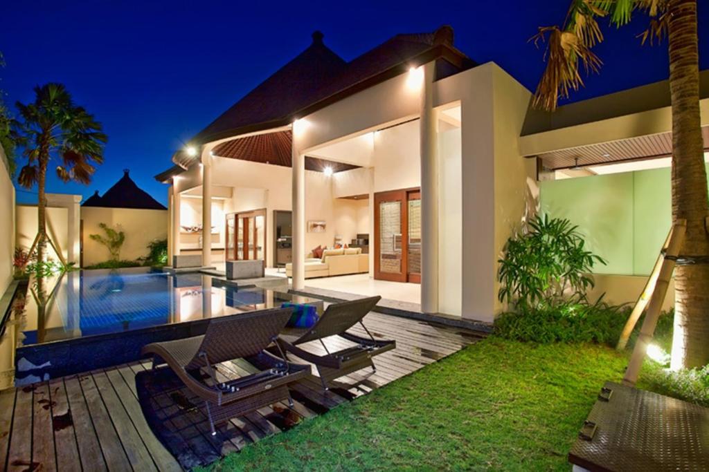 Вилла (Вилла Делюкс с 2 спальнями и собственным бассейном) виллы Arsa Villa Bali, Семиньяк