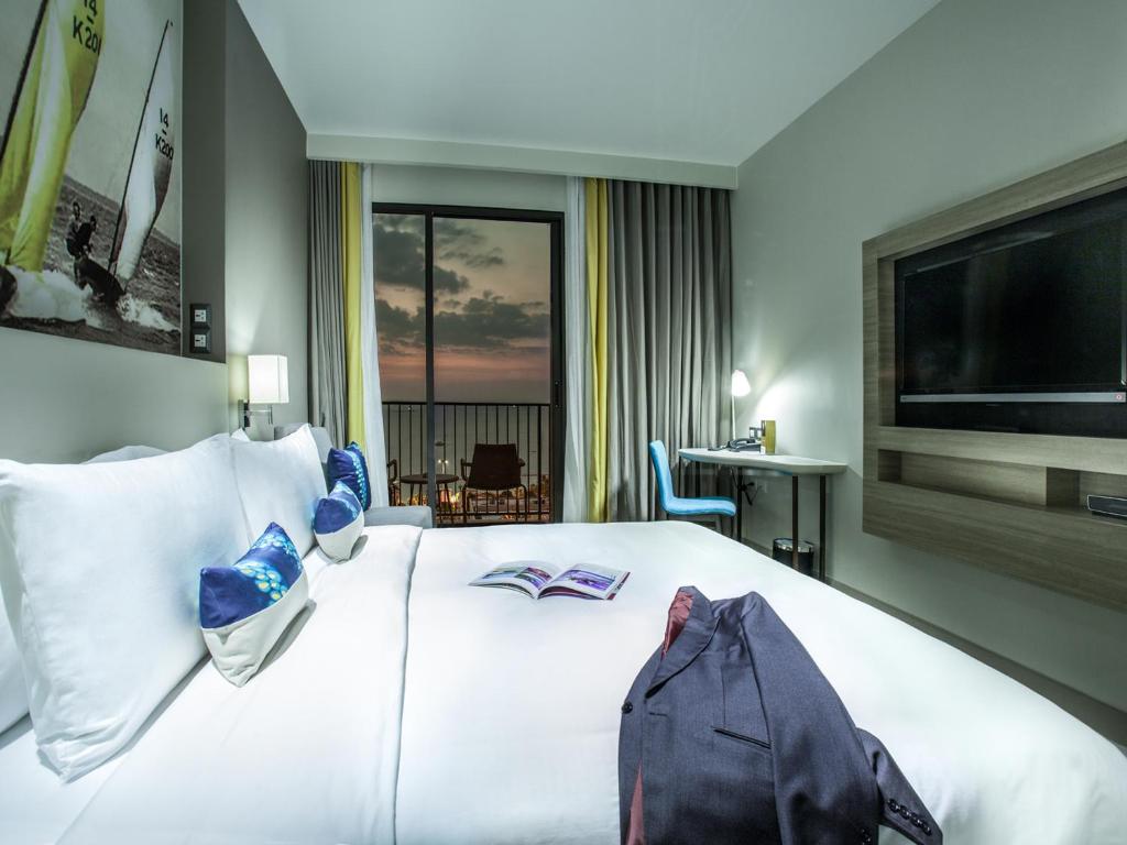 Трехместный (Номер Делюкс с кроватью размера «king-size» и видом на океан), Mercure Pattaya Ocean Resort