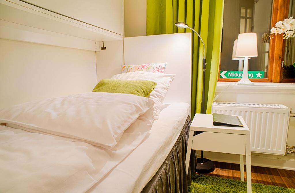 Одноместный (Небольшой одноместный номер с дополнительной кроватью) отеля H5 Hotel, Хельсингборг