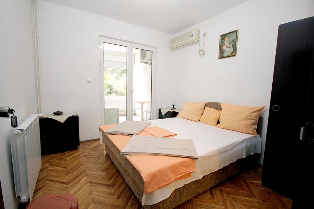 Двухместный (Двухместный номер с 1 кроватью и балконом) апартамента Apartmani Neda Bane, Петровац
