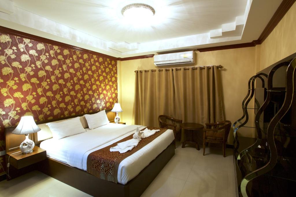 Двухместный (Представительский двухместный номер с 1 кроватью и балконом) отеля Katesiree Residence, Паттайя