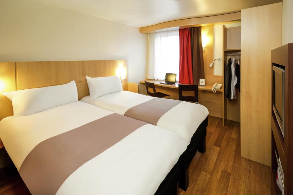 Двухместный (Стандартный двухместный номер с 2 отдельными кроватями) отеля ibis Hotel Brussels Airport, Дигем