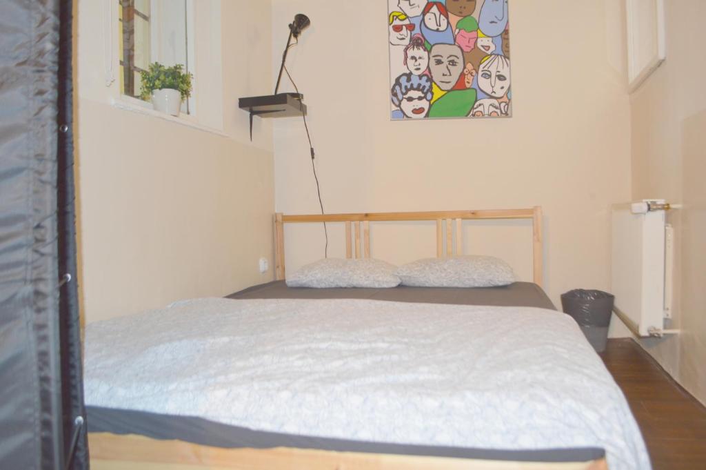 Двухместный (Двухместный номер с 1 кроватью или 2 отдельными кроватями, общая ванная комната) гостевого дома Artist Residence, Будапешт