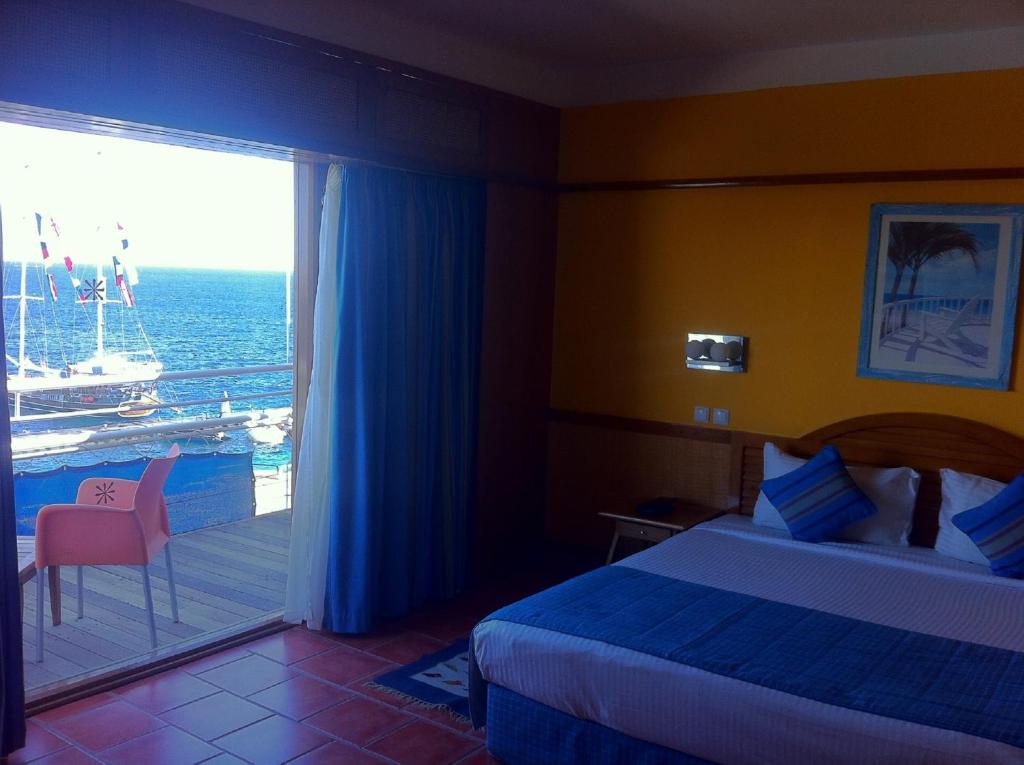 Одноместный (Улучшенный одноместный номер, вид на море) курортного отеля Lido Sharm Hotel Naama Bay, Шарм-эль-Шейх