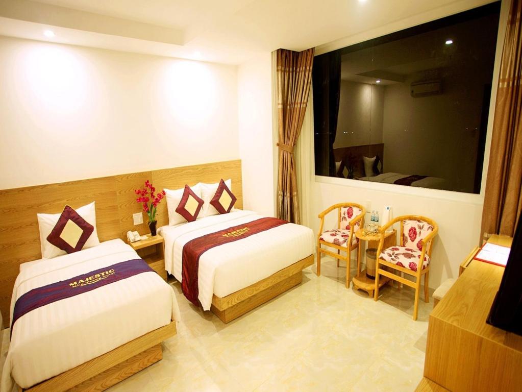 Двухместный (Специальное предложение - Улучшенный номер, в стоимость проживания входит 1 ужин и 1 экскурсия) отеля Majestic Star Hotel, Нячанг