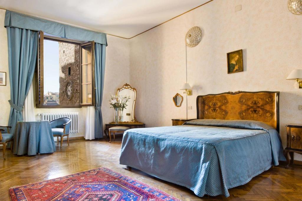 Двухместный (Улучшенный двухместный номер с 1 кроватью и видом на реку) отеля Hotel Alessandra, Флоренция