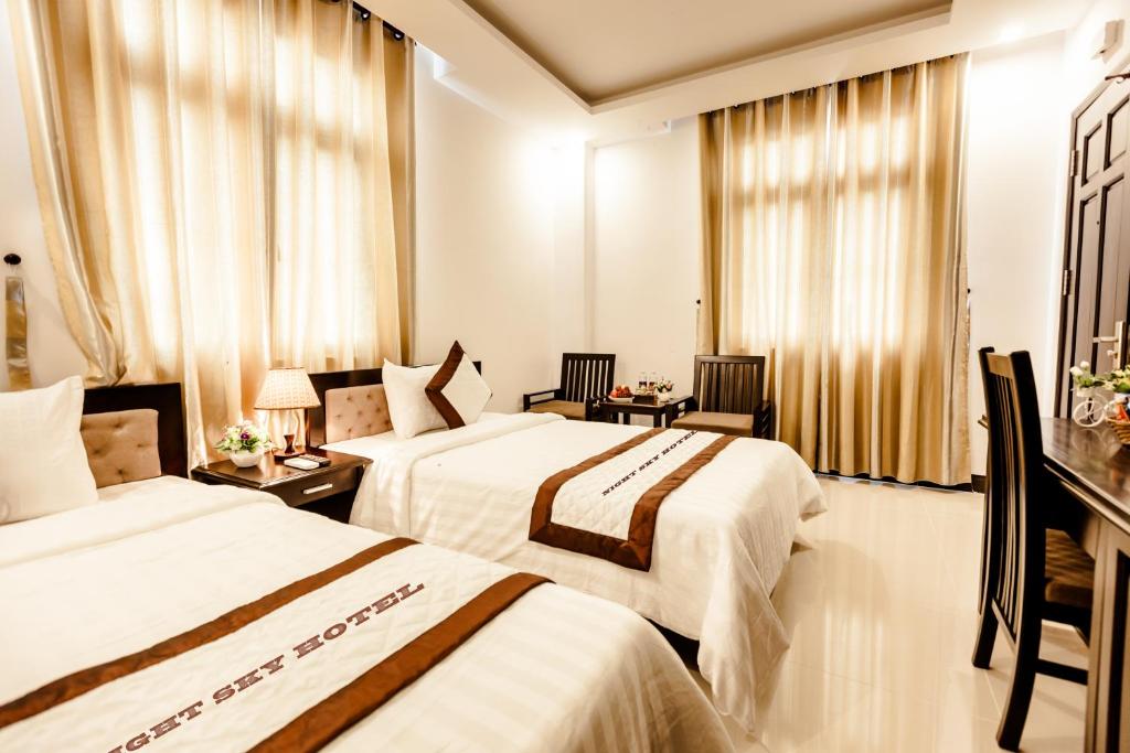 Двухместный (Двухместный номер Делюкс с 2 отдельными кроватями) отеля Night Sky Hotel, Дананг