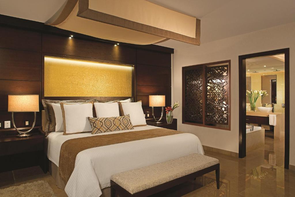 Сьюит (Привилегированный клубный люкс «Мастер» с видом на океан) курортного отеля Secrets Playa, Канкун