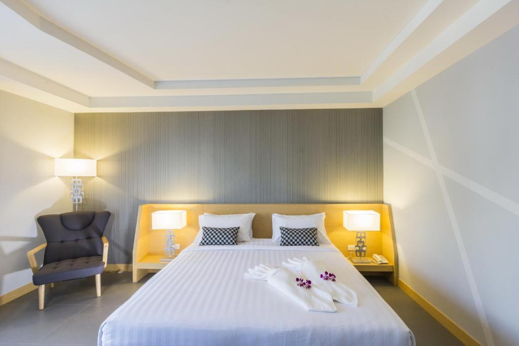 Двухместный (Двухместный номер Делюкс с 1 кроватью и балконом) отеля The Capuchin Hotel, Краби