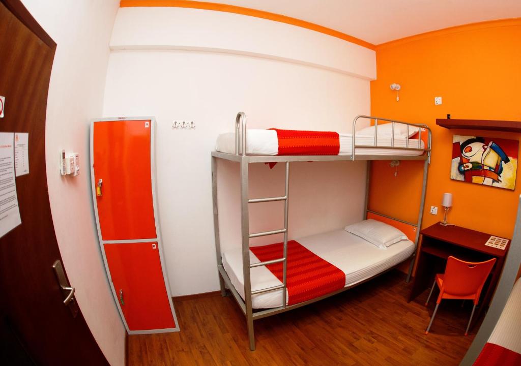 Двухместный (Двухместный номер с 2 отдельными кроватями и общей ванной комнатой) хостела CityRest Fort, Коломбо