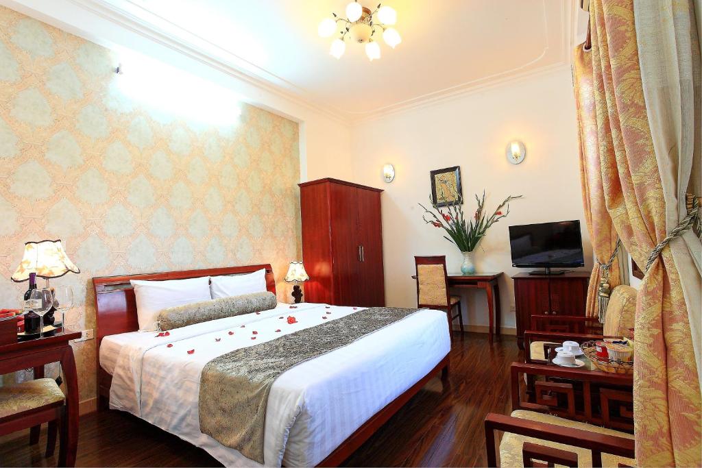 Двухместный (Улучшенный двухместный номер с 1 кроватью) отеля Hanoi Luxury Hotel, Ханой