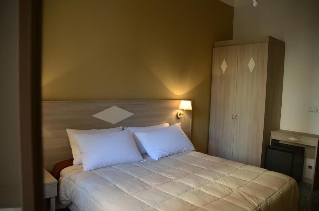 Двухместный (Двухместный номер с 1 кроватью или 2 отдельными кроватями, общая ванная комната) гостевого дома Kaliè Rooms Guest House, Кальяри