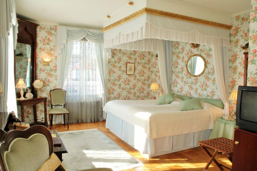 Двухместный (Улучшенный двухместный номер с 1 кроватью) отеля Hotell Torpa Pensionat - Sweden Hotels, Стокгольм