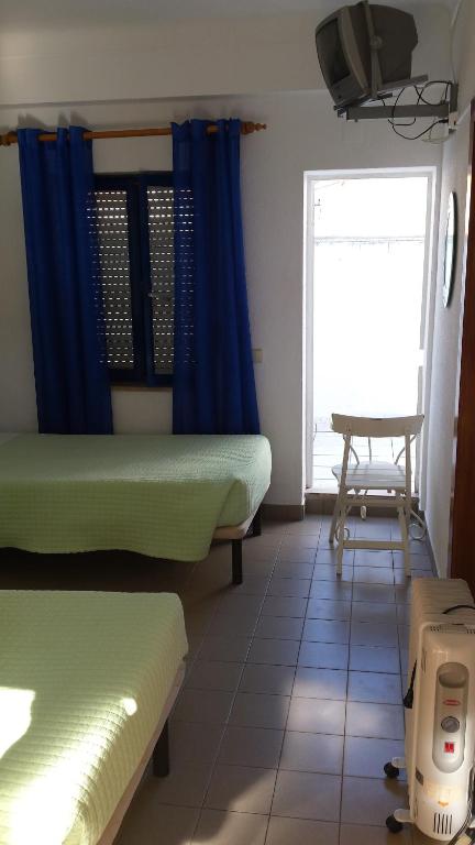 Двухместный (Стандартный двухместный номер с 2 отдельными кроватями) хостела HI Hostel Lagos - Pousada de Juventude, Лагуш