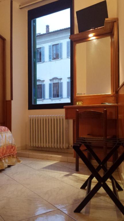 Одноместный (Одноместный номер с собственной ванной комнатой) отеля Hotel Lorena, Флоренция