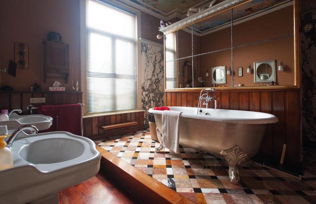 Двухместный (Двухместный номер с 1 кроватью и собственной ванной комнатой) отеля B&B De Lachende Engel, Мехелен