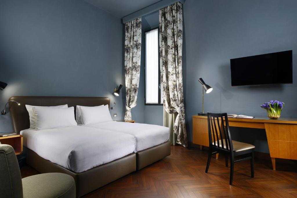 Двухместный (Двухместный номер Делюкс с 1 кроватью) отеля Hotel Garibaldi Blu, Флоренция