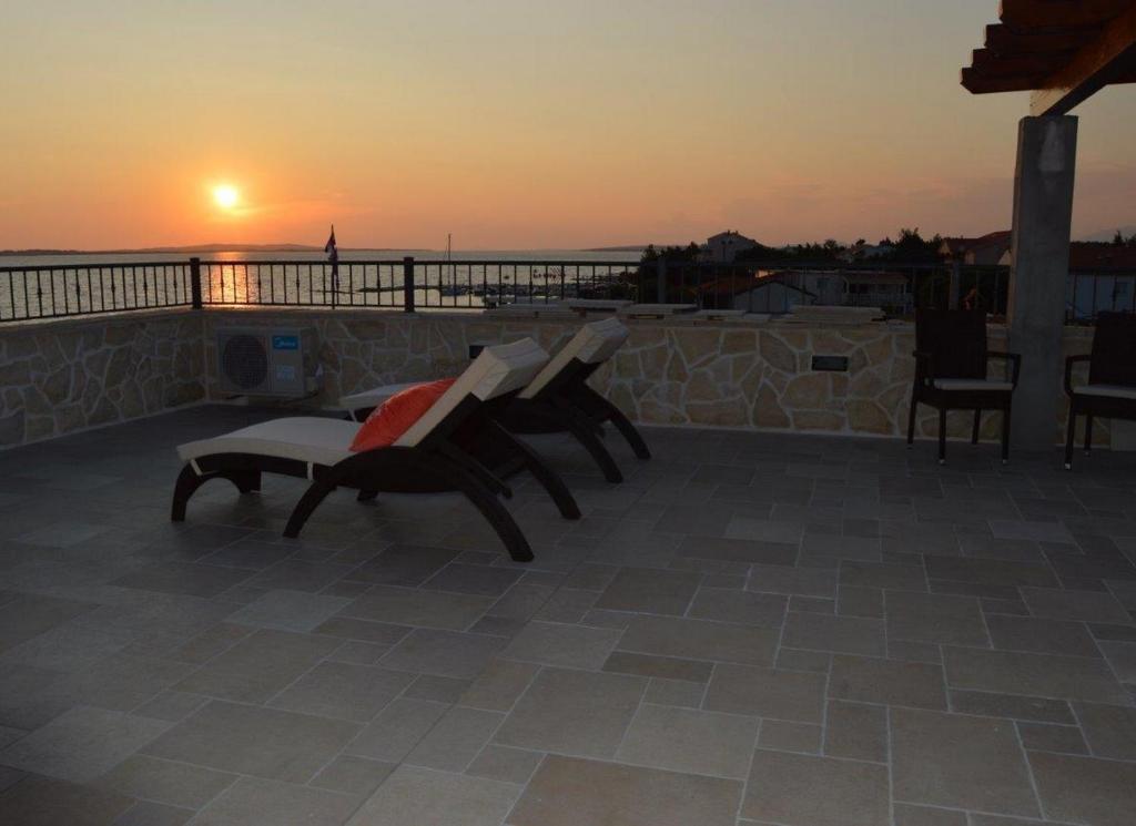 Апартаменты (Апартаменты в пентхаусе), Sea View Apartments Nina