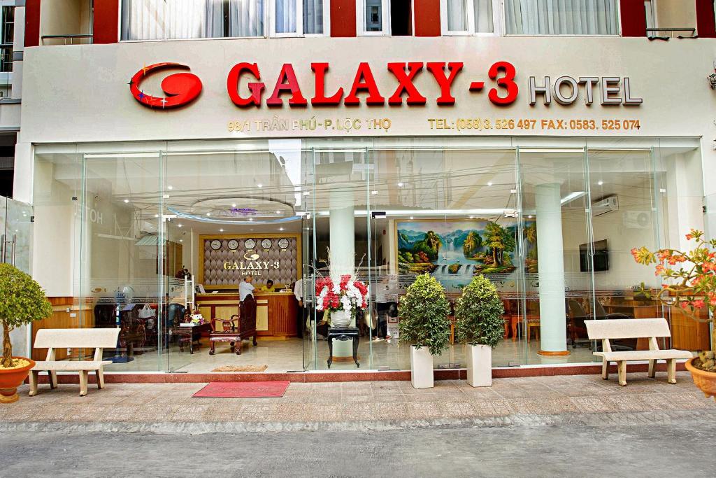 Отель Galaxy 3 Hotel, Нячанг