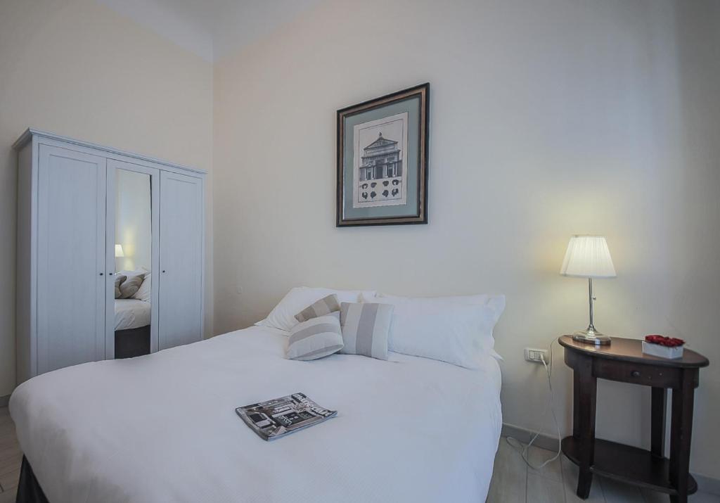 Апартаменты (Апартаменты с 2 спальнями: Via Ghibellina, 69), Apartments Florence- Duomo