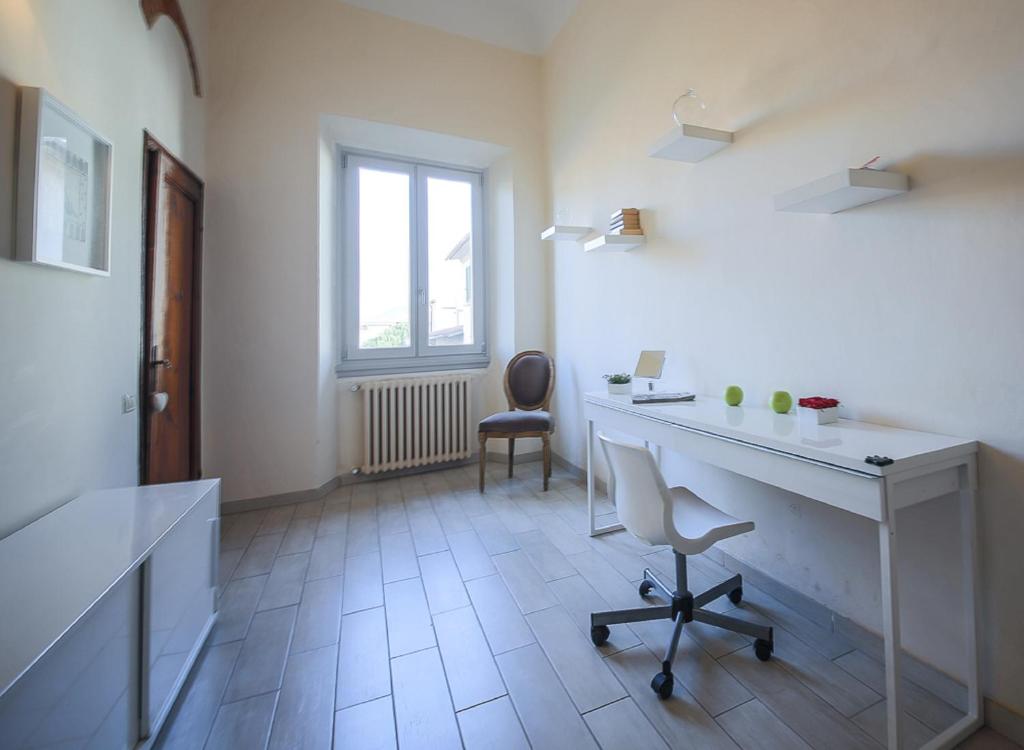 Апартаменты (Апартаменты с 2 спальнями: Via Ghibellina, 69), Apartments Florence- Duomo