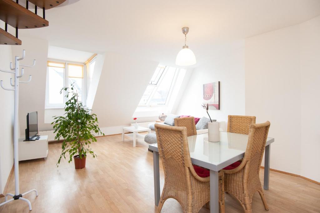 Апартаменты (Апартаменты с 3 спальнями по адресу: Mariannengasse 30а), Vienna-apartment-one Mariannengasse