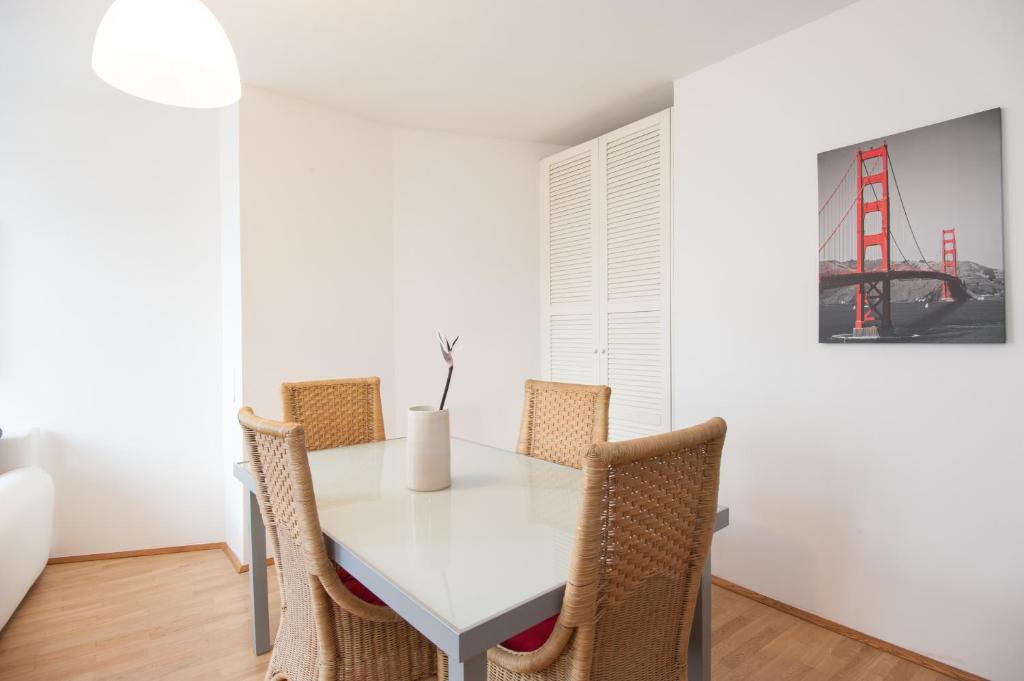 Апартаменты (Апартаменты с 3 спальнями по адресу: Mariannengasse 30а), Vienna-apartment-one Mariannengasse