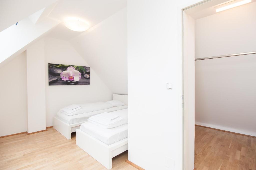 Апартаменты (Апартаменты с 3 спальнями по адресу: Mariannengasse 30а), Vienna-apartment-one Mariannengasse