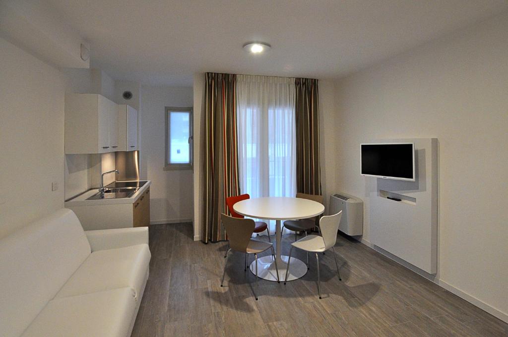 Апартаменты (Апартаменты с 1 спальней) апарт-отеля BB Hotels Aparthotel Arcimboldi, Милан
