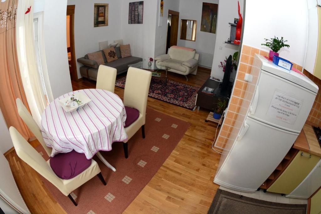 Апартаменты (Апартаменты Делюкс с 2 спальнями), Apartments and Rooms Trsje