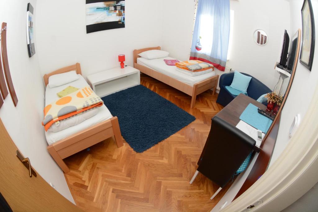 Апартаменты (Апартаменты Делюкс с 4 спальнями и террасой), Apartments and Rooms Trsje