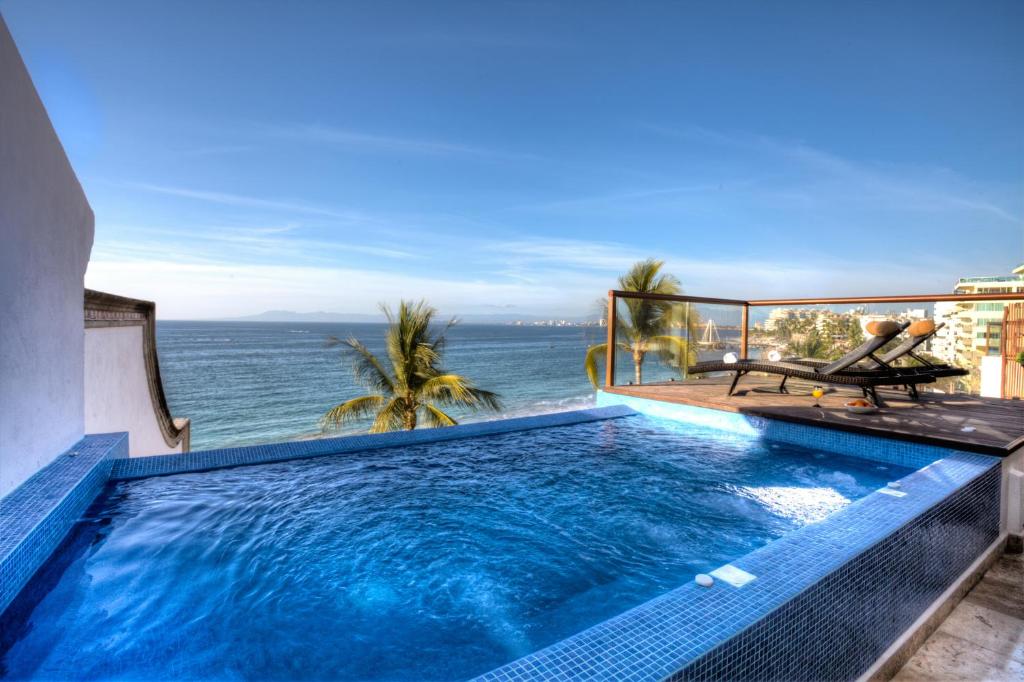 Сьюит (Люкс с 3 спальнями с собственным бассейном), Vallarta Shores Beach Hotel